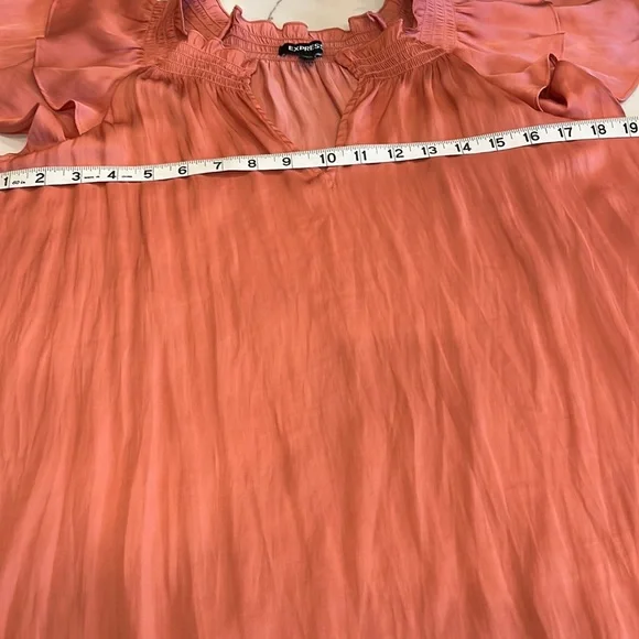 Express Blouse Salmon color. Ruching around collar with slight split. M - Picture 4 of 10